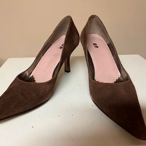 Heels 6 1/2 brown suede